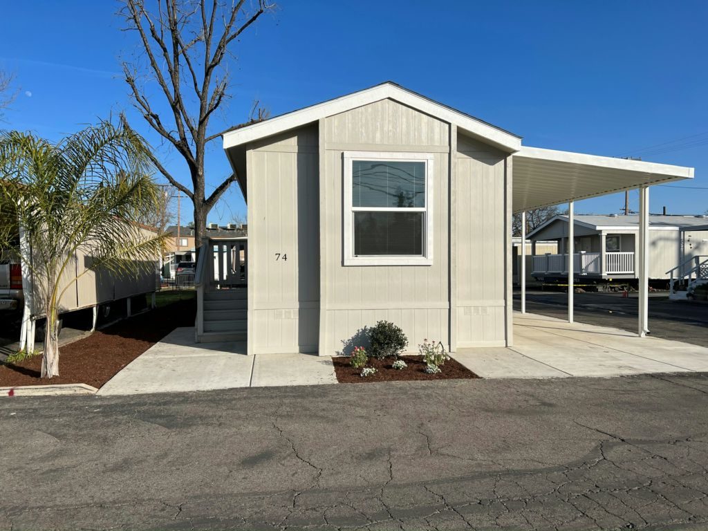 820 South Chinowth Road, #74 Visalia, CA 93277