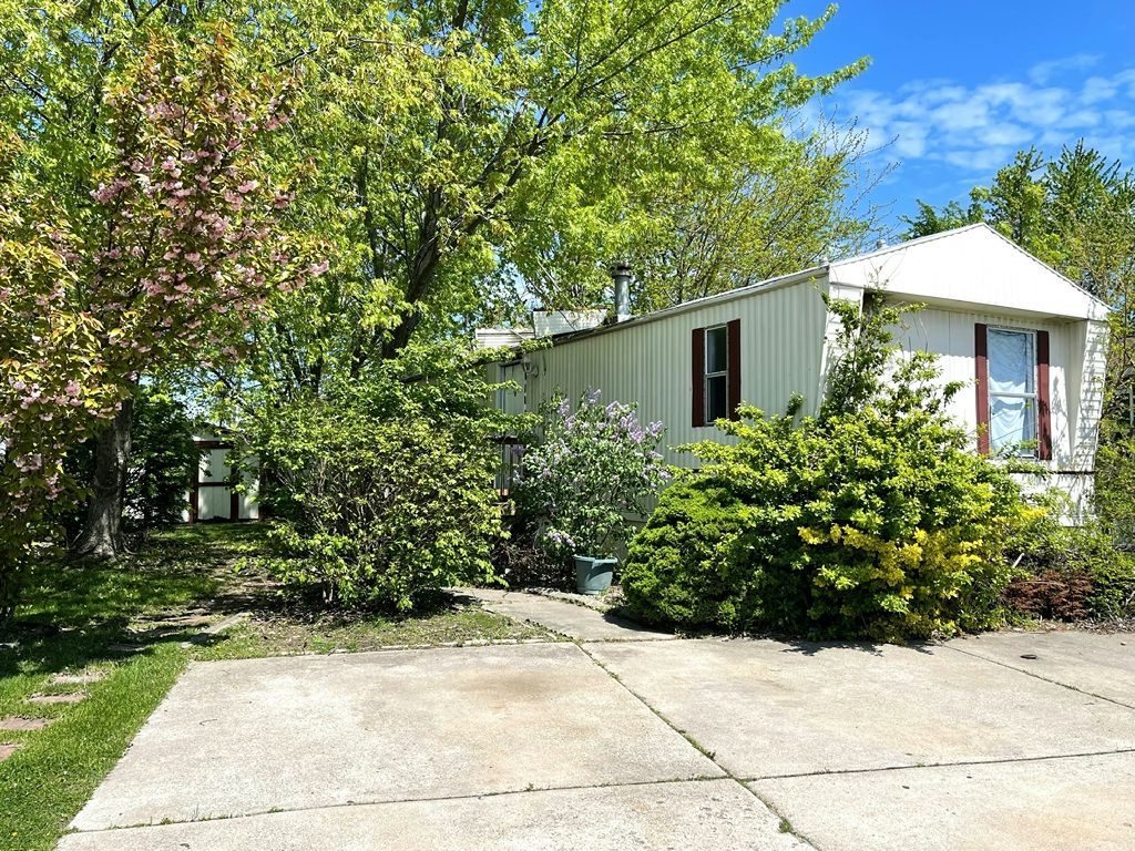 564 Linda Lane Lynwood, IL 60411